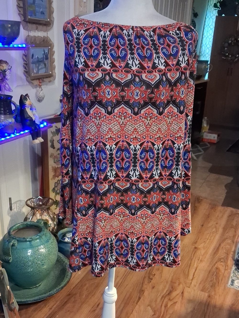 A Woman's Multicolored By Win-Win Bell Sleeves Tunic L/XL Or Dress